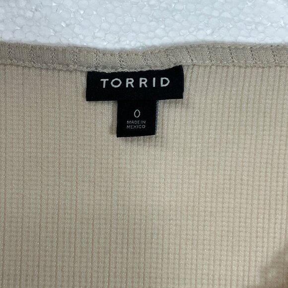 Torrid Beige Ribbed Long-Sleeve V-Neck Top w/ Lettuce Hem Trim Womens Size 0/L - Picture 3 of 4